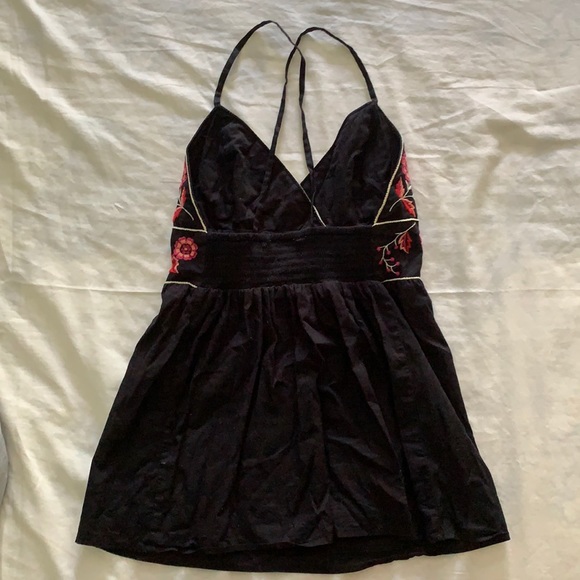 🌸🌺Embroidered low back baby doll top🌺🌸 - Picture 2 of 6